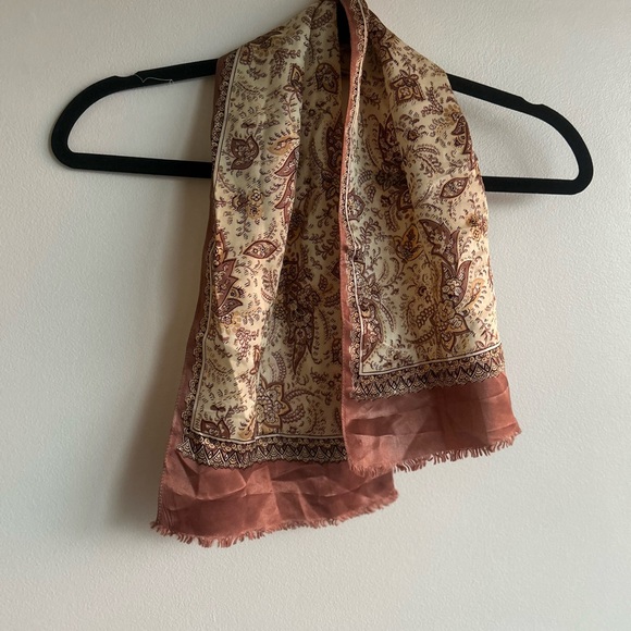 Vintage Accessories - Vintage Paisley Print hair Scarf in Cream and Brown